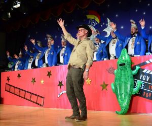 kostuemsitzung1 2025c