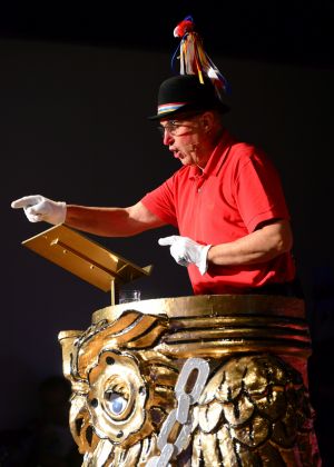 kostuemsitzung2 2025c